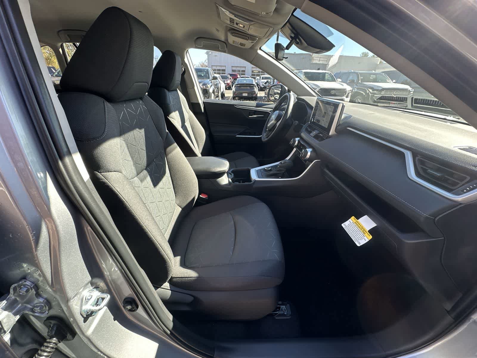 Thumbnail: 2025 Toyota RAV4 - 24