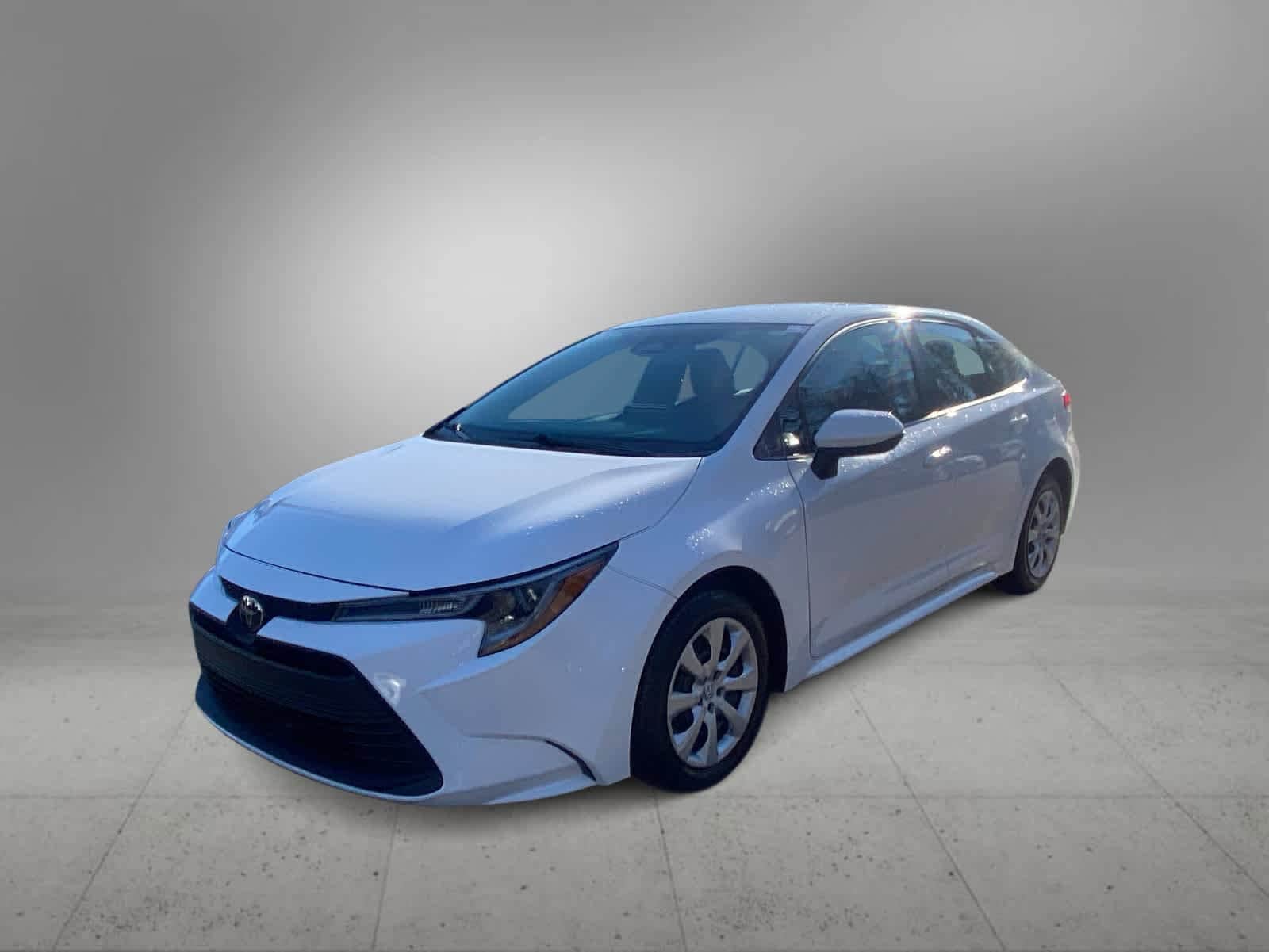 2024 Toyota Corolla LE's photo