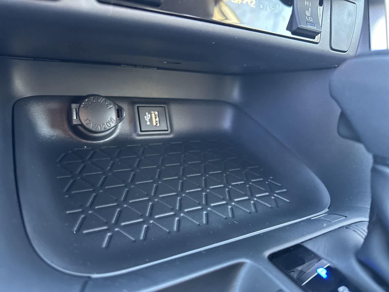 Thumbnail: 2025 Toyota RAV4 - 27