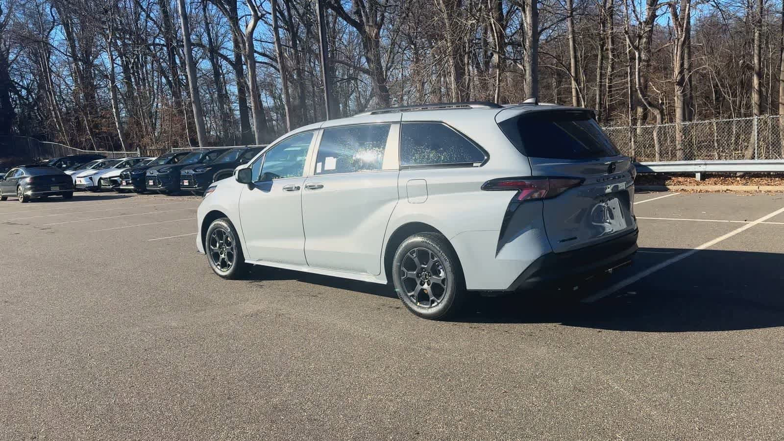 Thumbnail: 2026 Toyota Sienna - 6