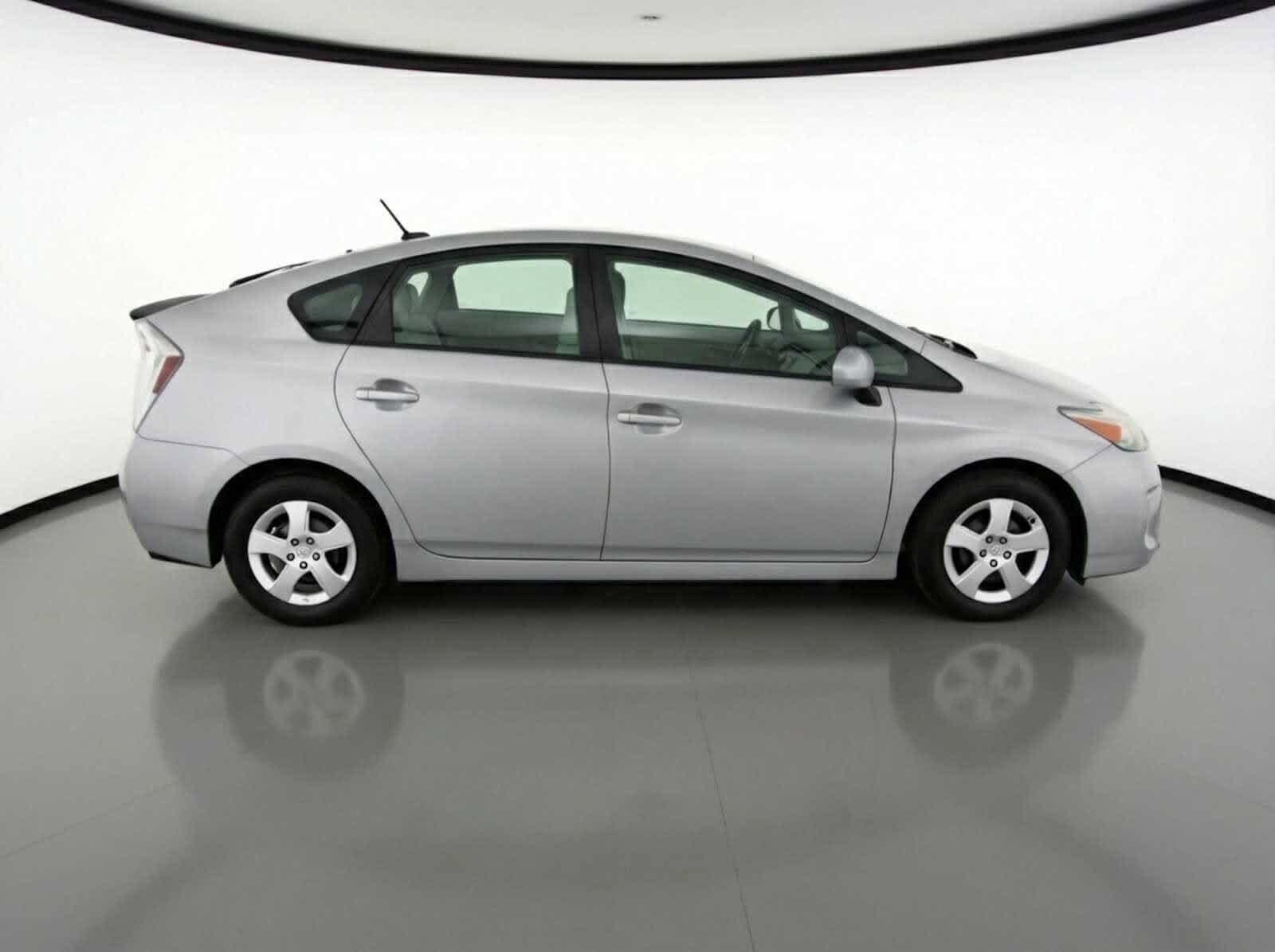 Thumbnail: 2011 Toyota Prius - 8