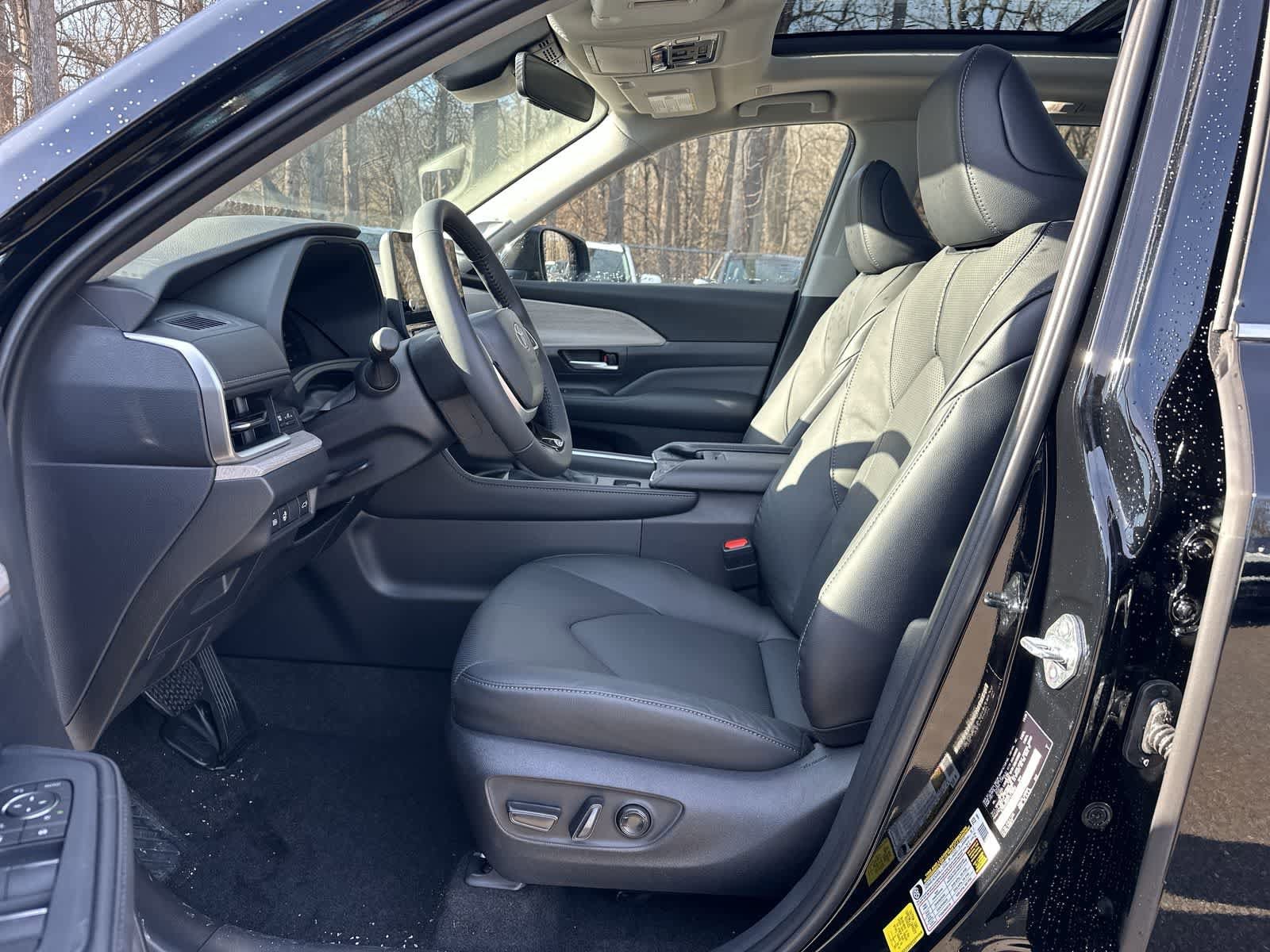 Thumbnail: 2026 Toyota Grand Highlander - 31