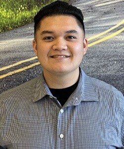 Staff member Tommy Tu from ID_586327b4ee69