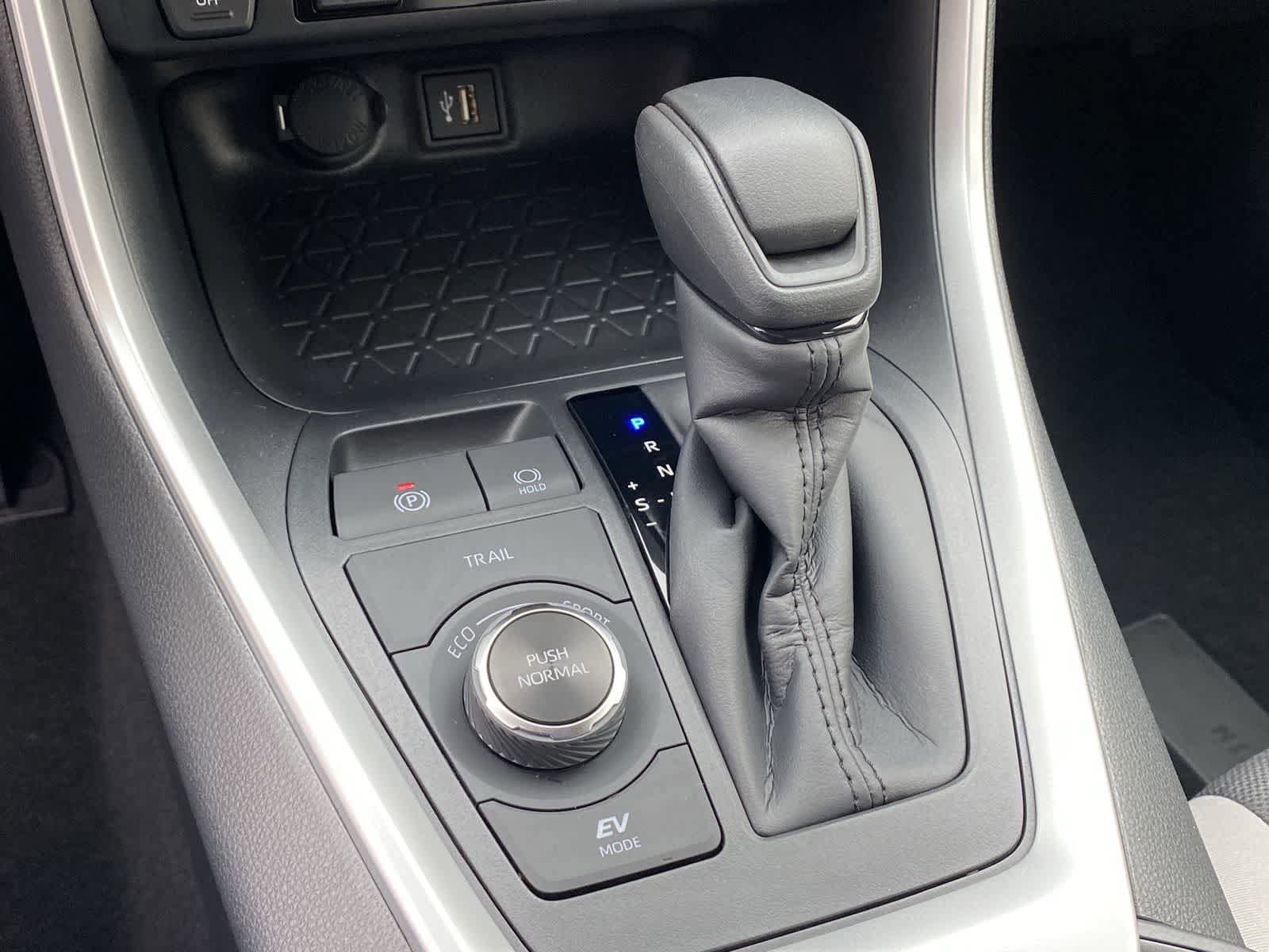 Thumbnail: 2025 Toyota RAV4 - 35