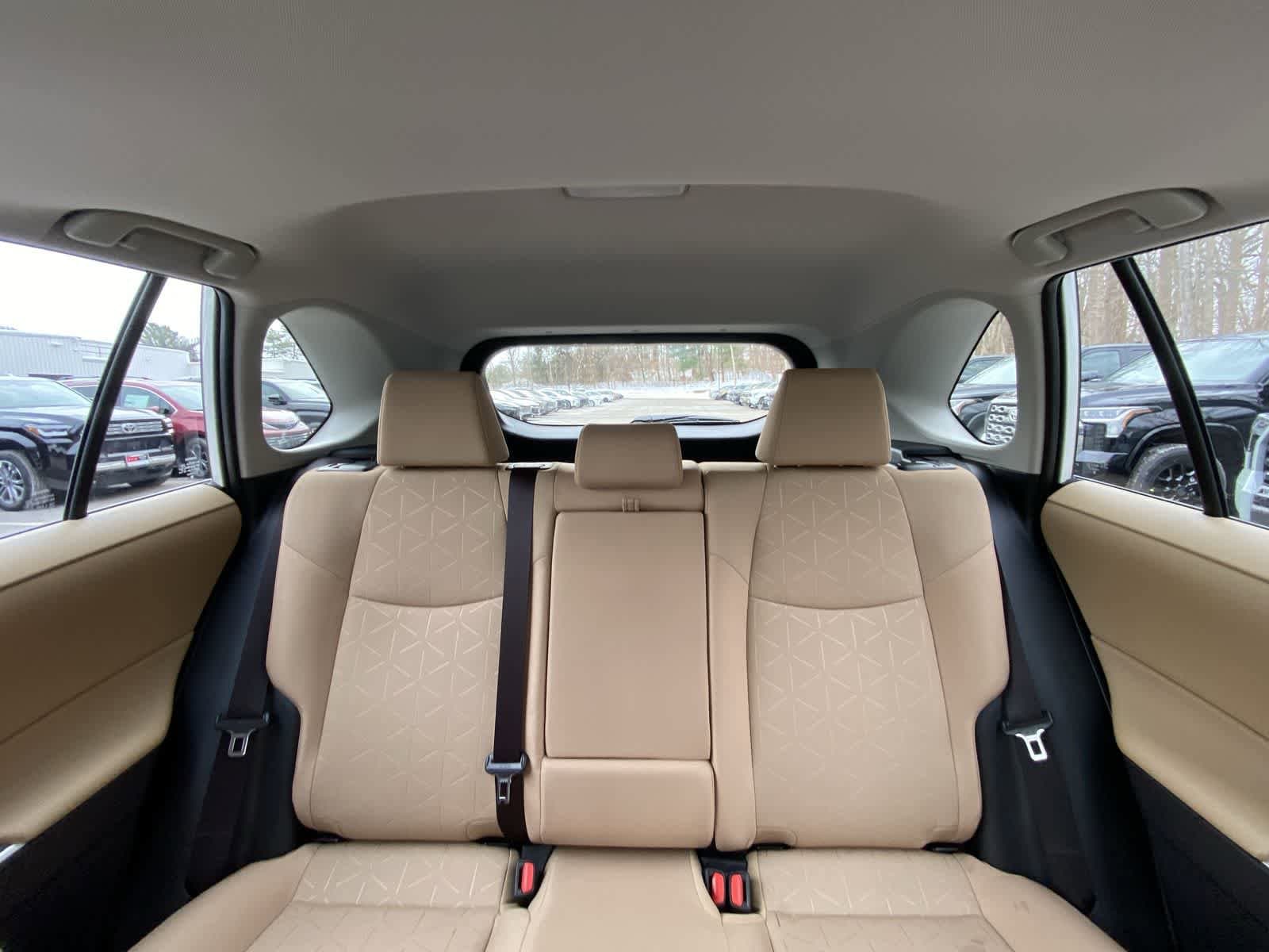 Thumbnail: 2025 Toyota RAV4 - 33