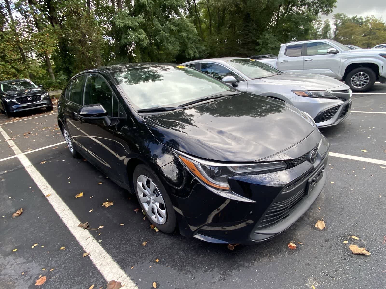 2023 Toyota Corolla LE photo 3