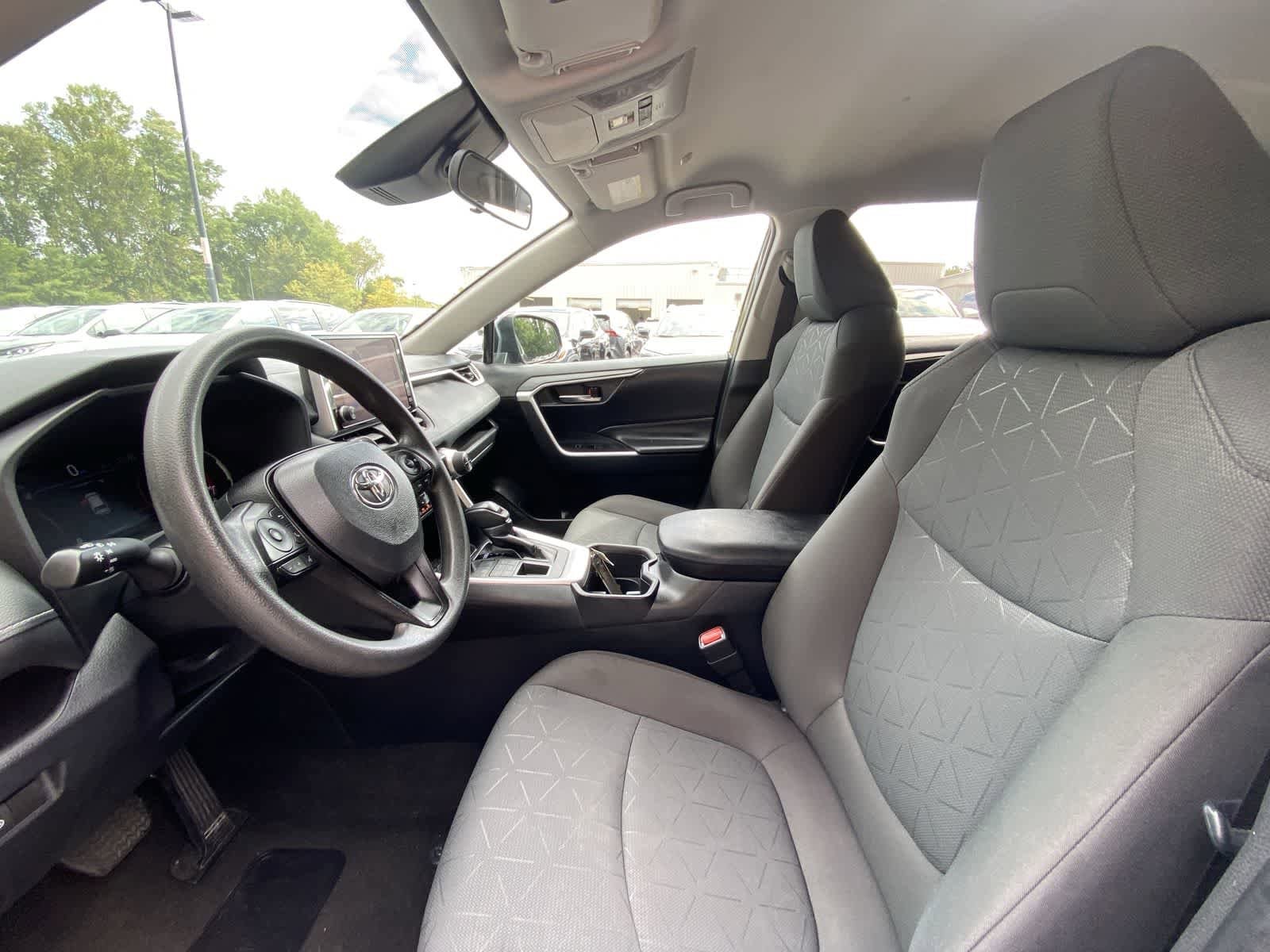 Thumbnail: 2024 Toyota RAV4 - 16