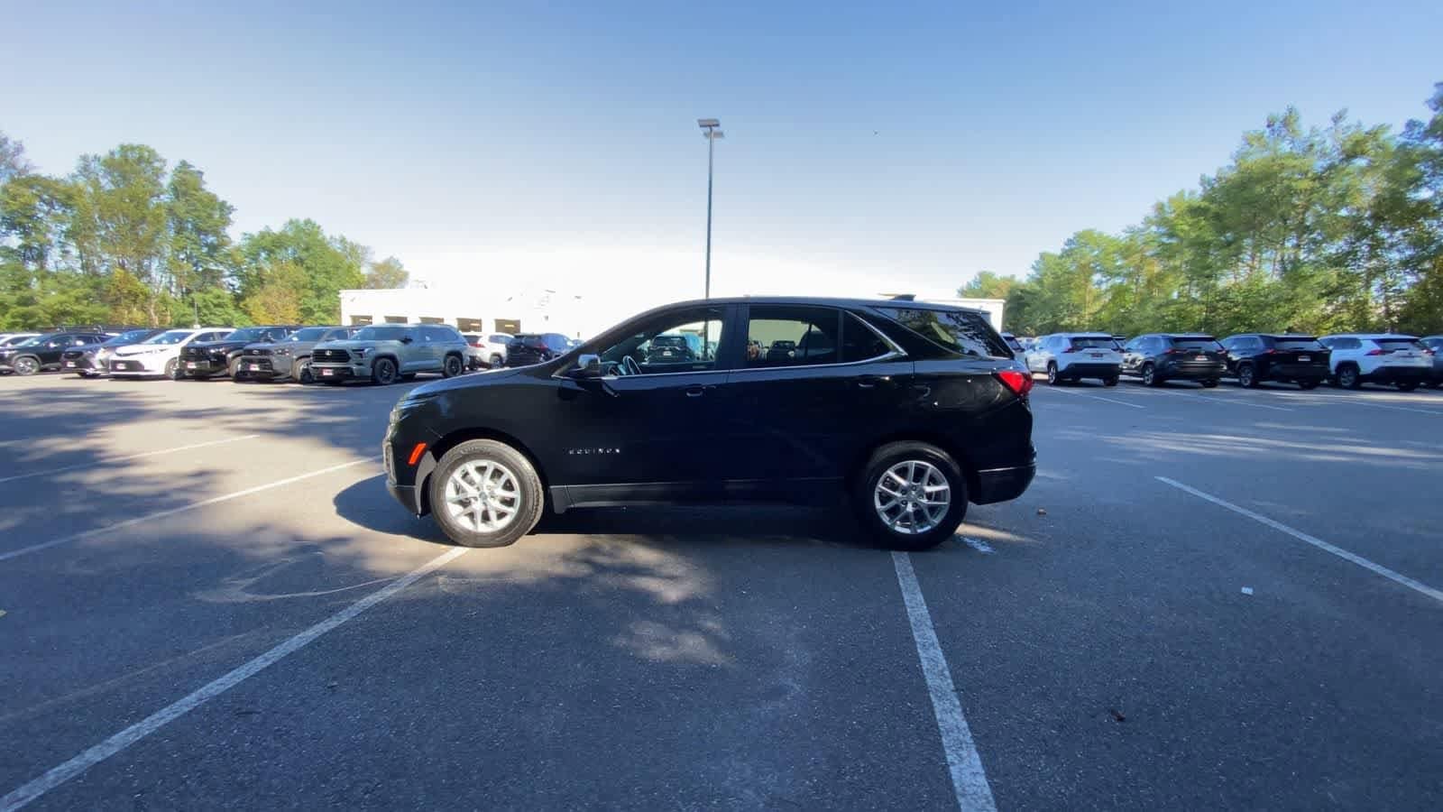 Thumbnail: 2022 Chevrolet Equinox - 5