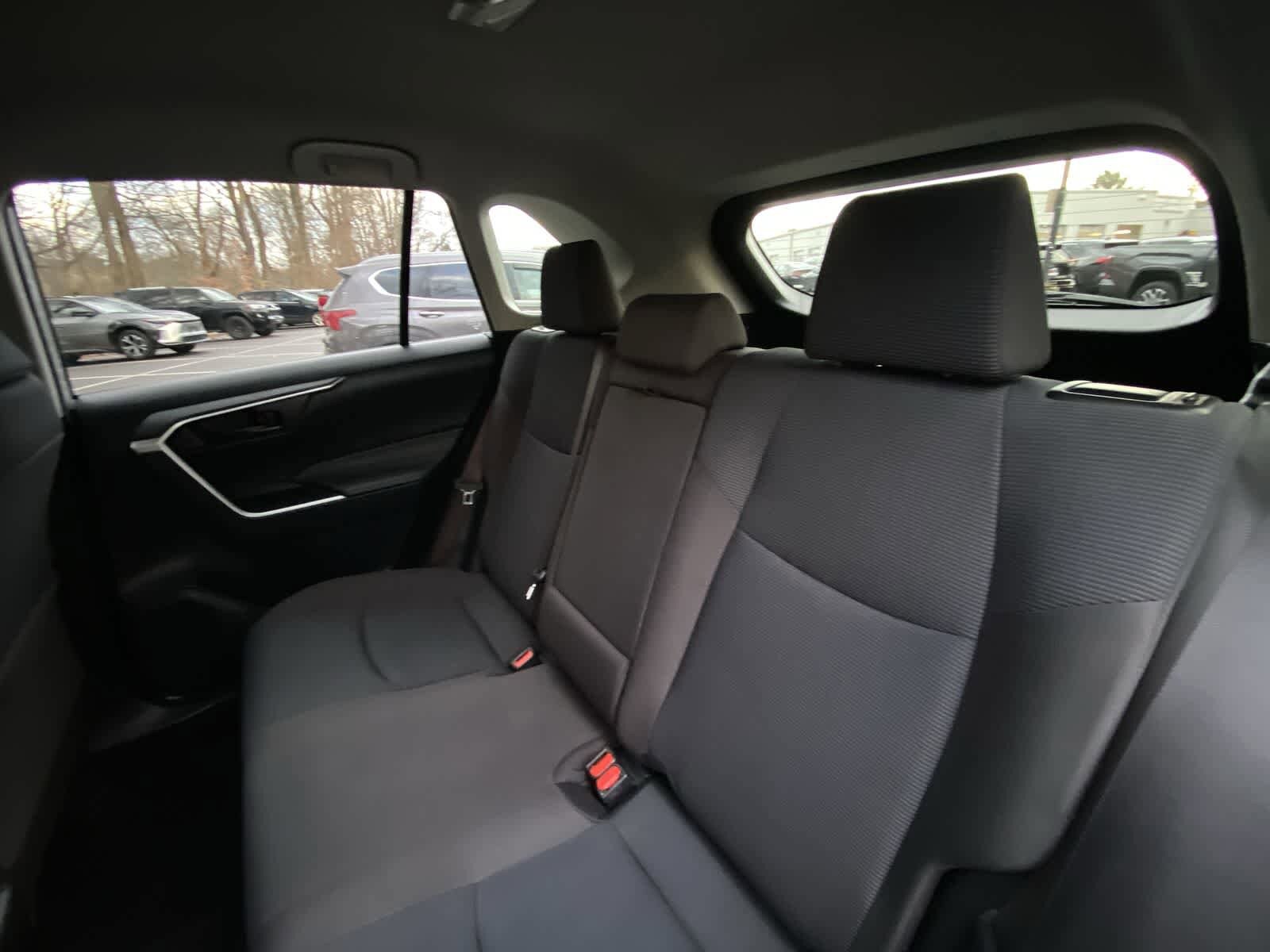 Thumbnail: 2019 Toyota RAV4 - 28