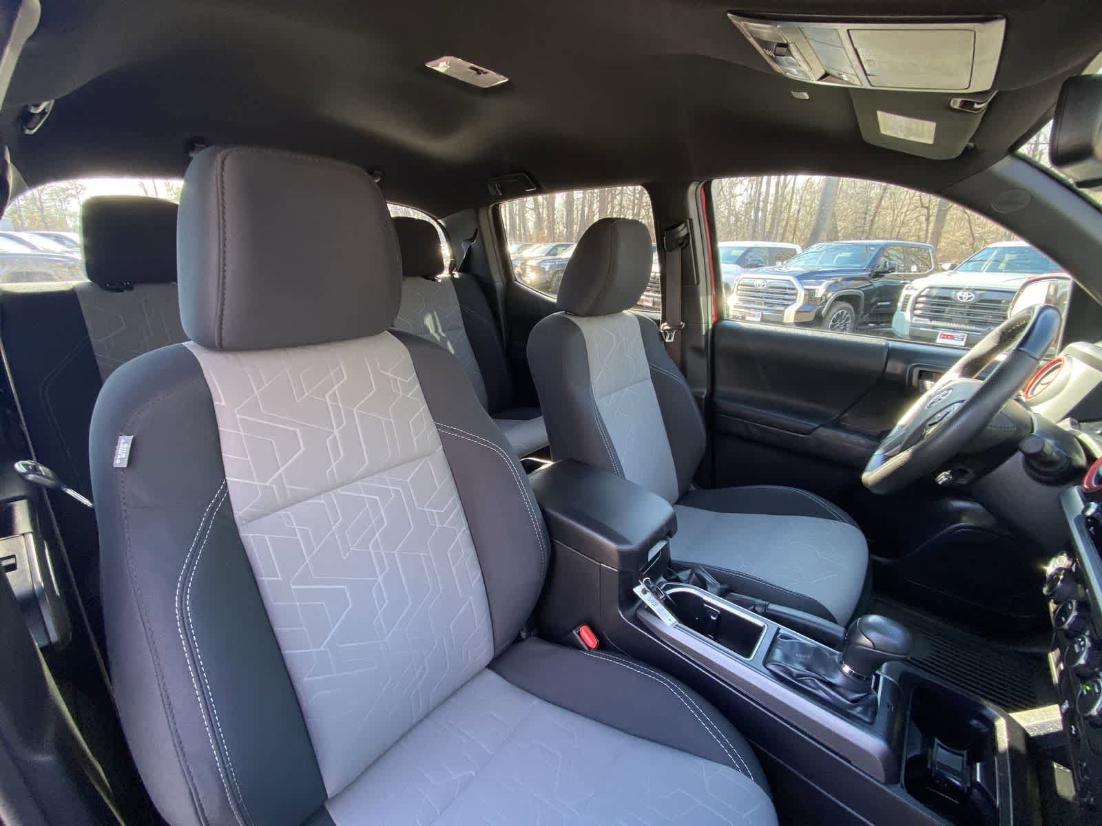 Thumbnail: 2022 Toyota Tacoma - 27