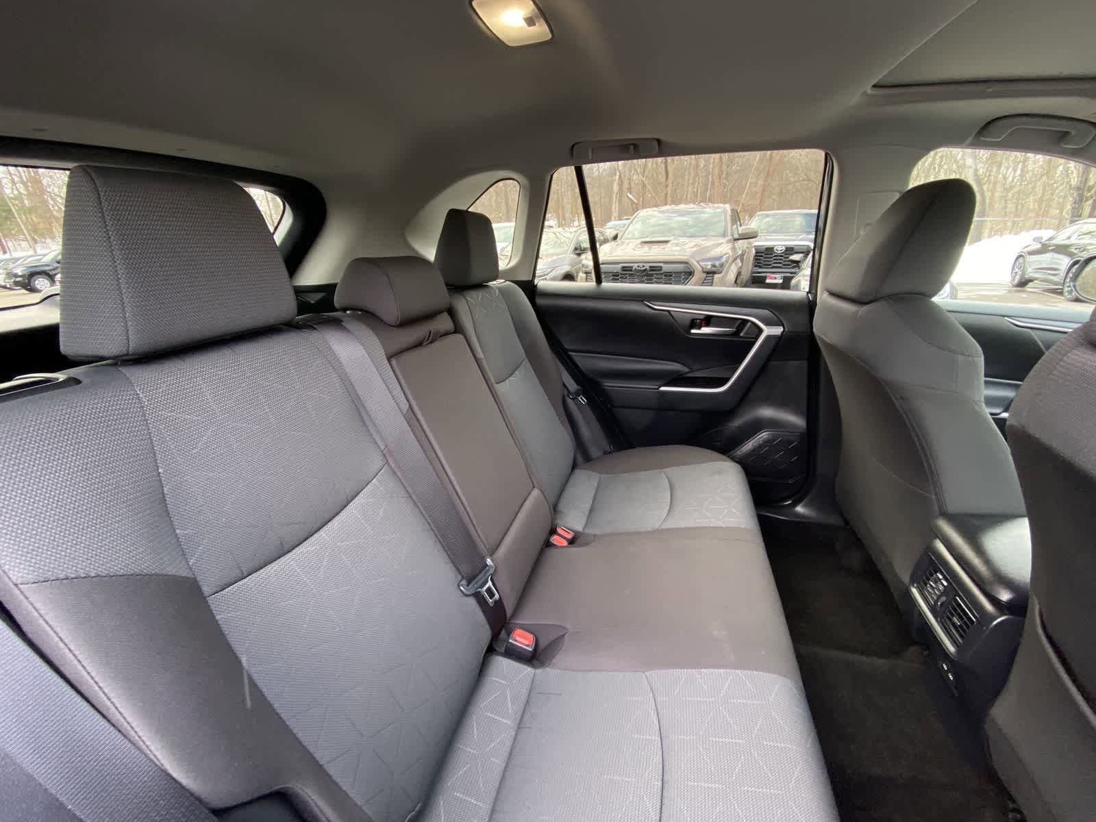 Thumbnail: 2025 Toyota RAV4 - 24