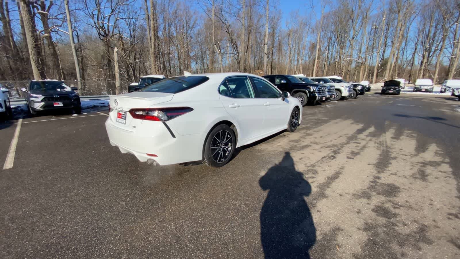 Thumbnail: 2023 Toyota Camry - 16