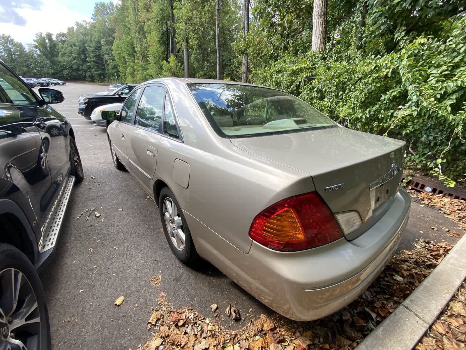 Thumbnail: 2000 Toyota Avalon - 10