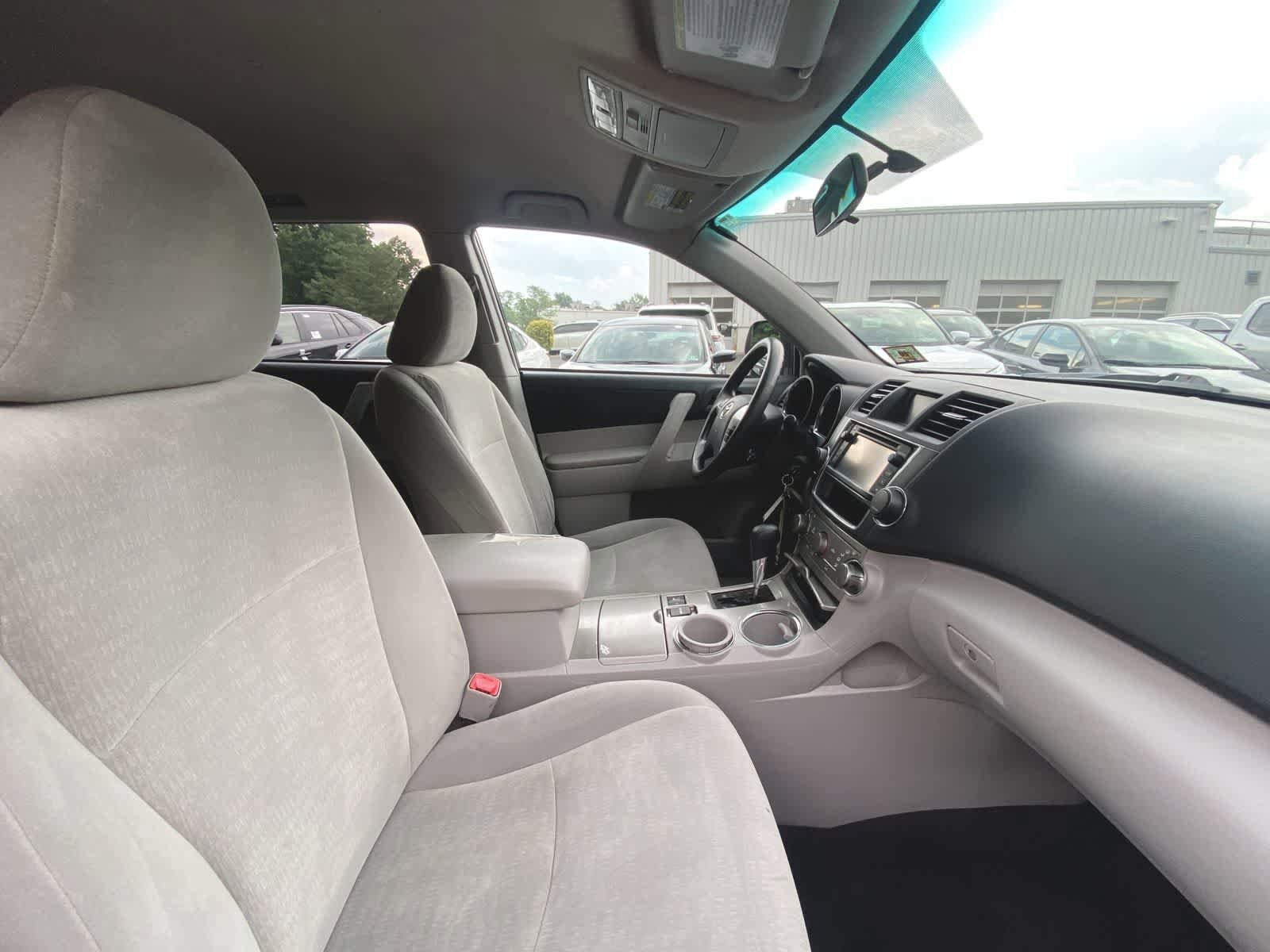 Thumbnail: 2013 Toyota Highlander - 20