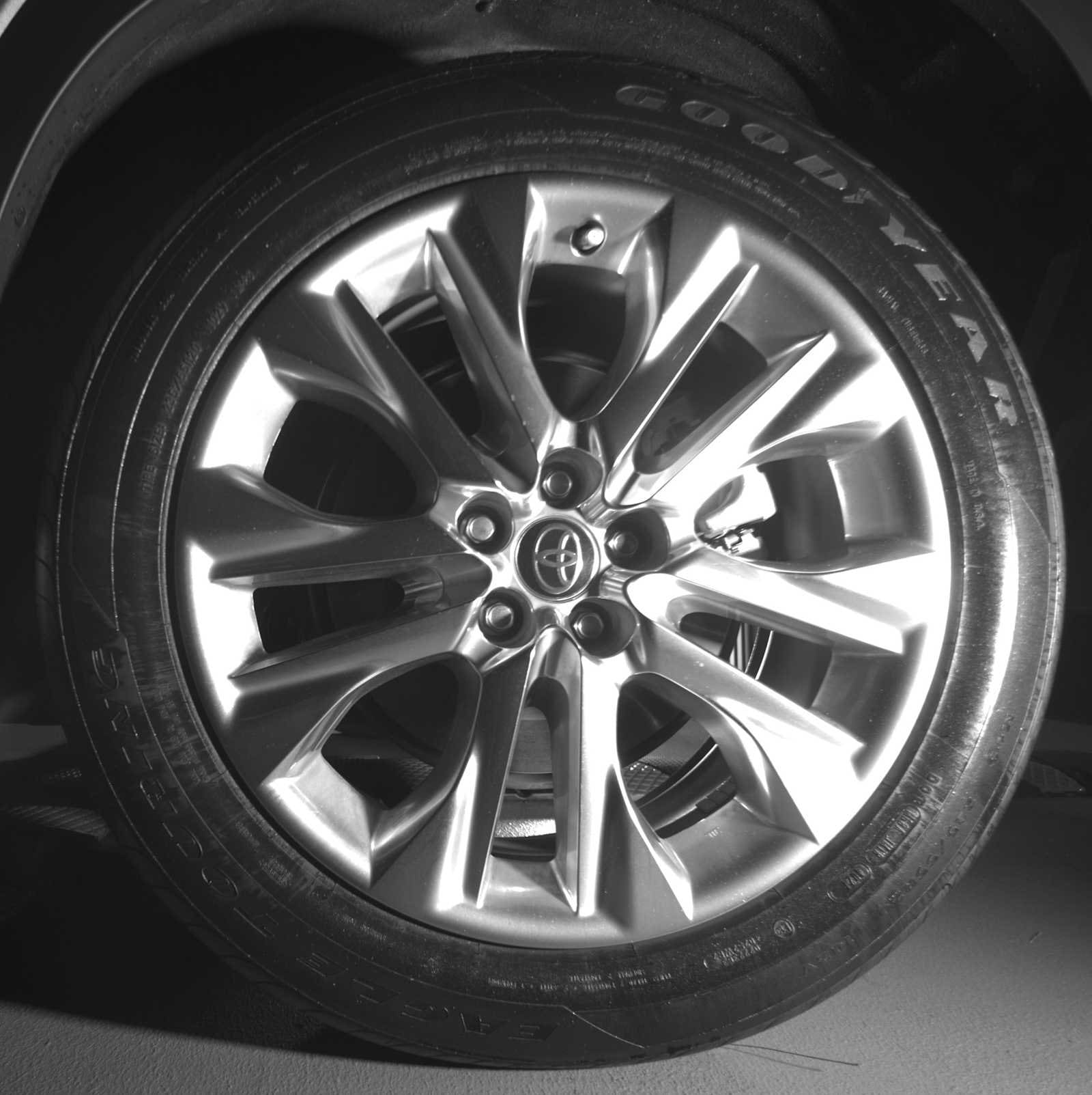 Thumbnail: 2022 Toyota Highlander - 10