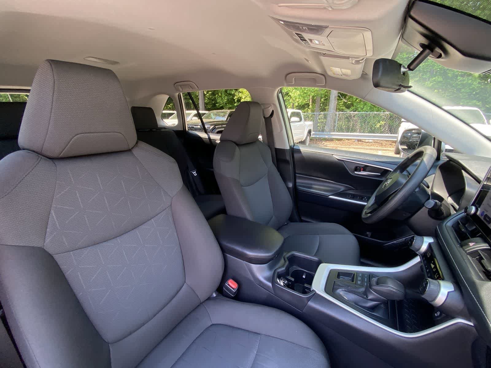Thumbnail: 2025 Toyota RAV4 - 24