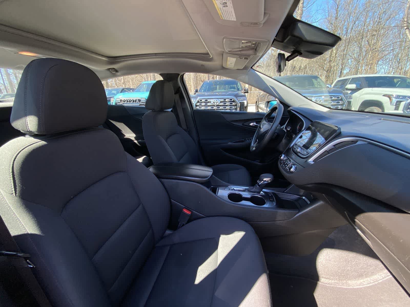 Thumbnail: 2024 Chevrolet Malibu - 21