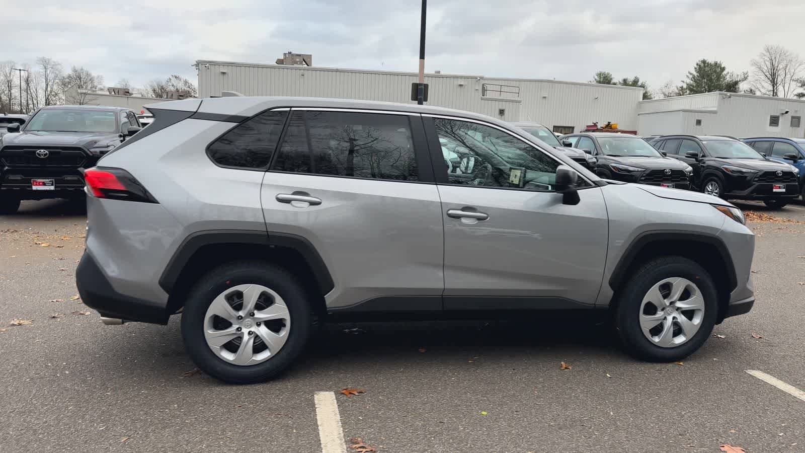 Thumbnail: 2025 Toyota RAV4 - 9