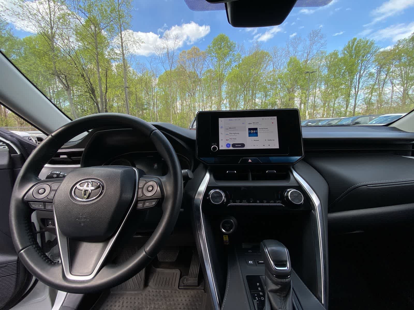 Thumbnail: 2023 Toyota Venza - 18