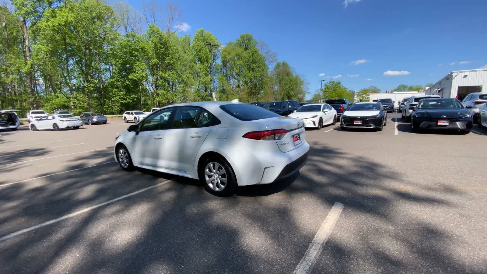 2024 Toyota Corolla LE - Photo 12