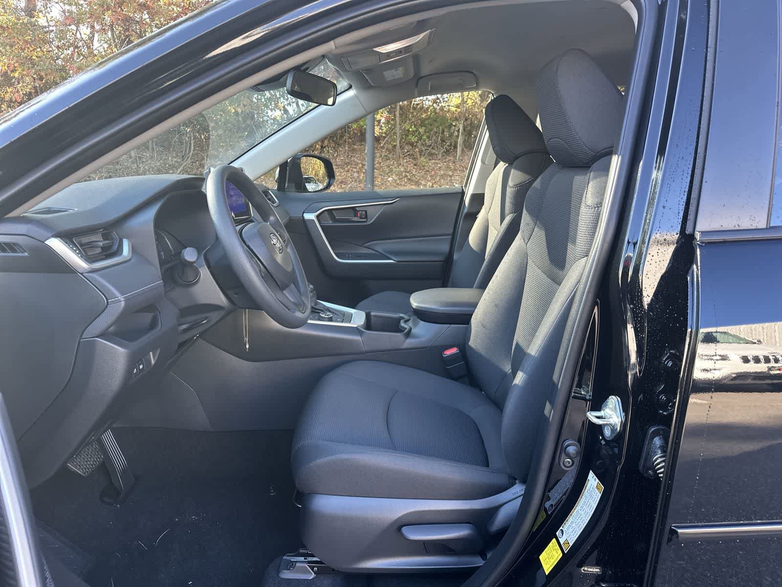 Thumbnail: 2025 Toyota RAV4 - 23