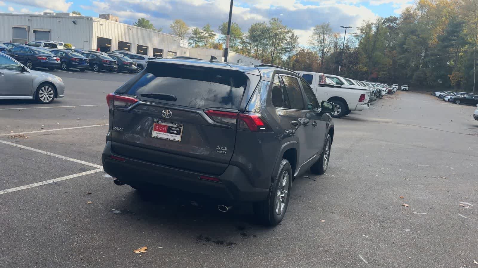 Thumbnail: 2025 Toyota RAV4 - 8