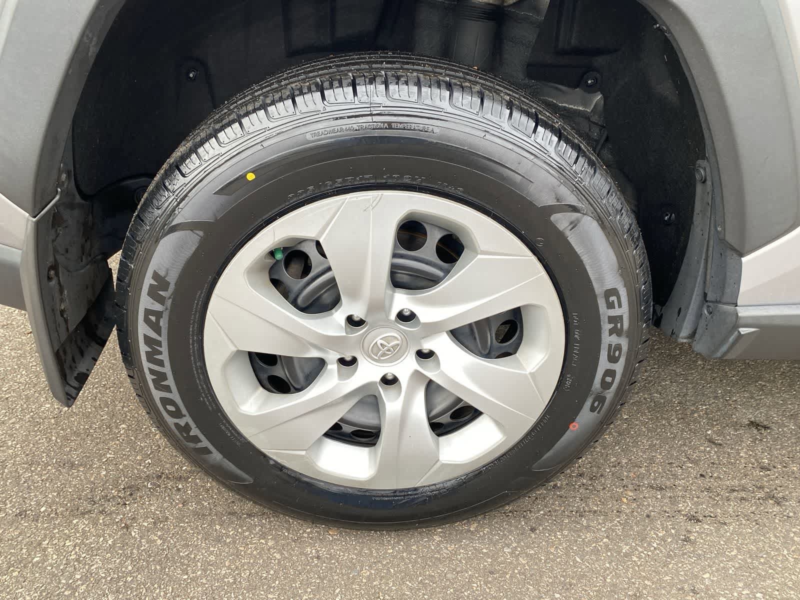 Thumbnail: 2021 Toyota RAV4 - 20