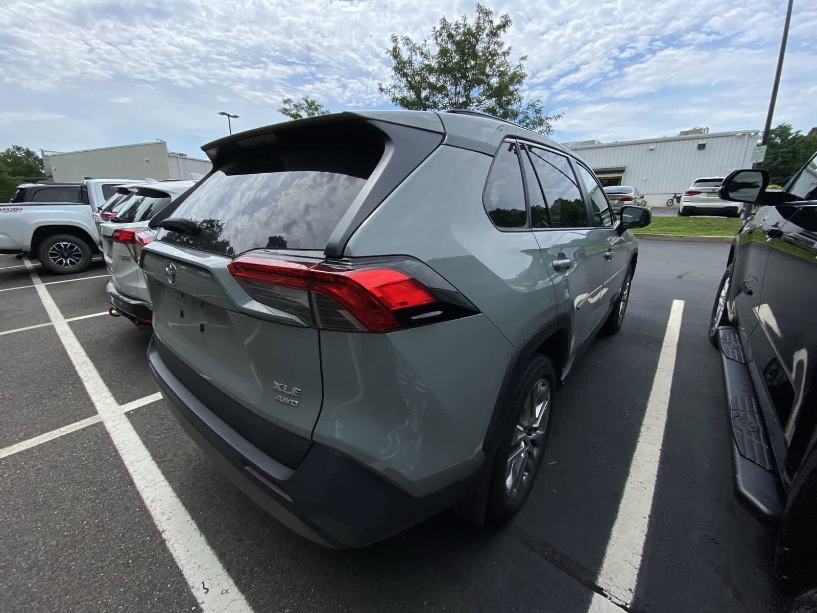 Thumbnail: 2022 Toyota RAV4 - 7