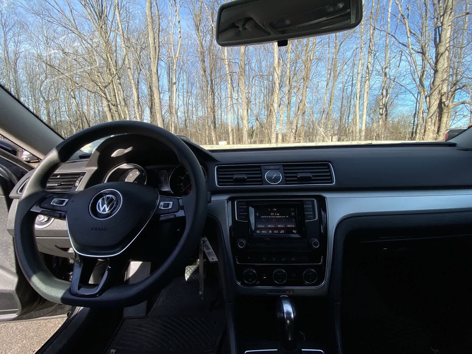 Thumbnail: 2016 Volkswagen Passat - 25