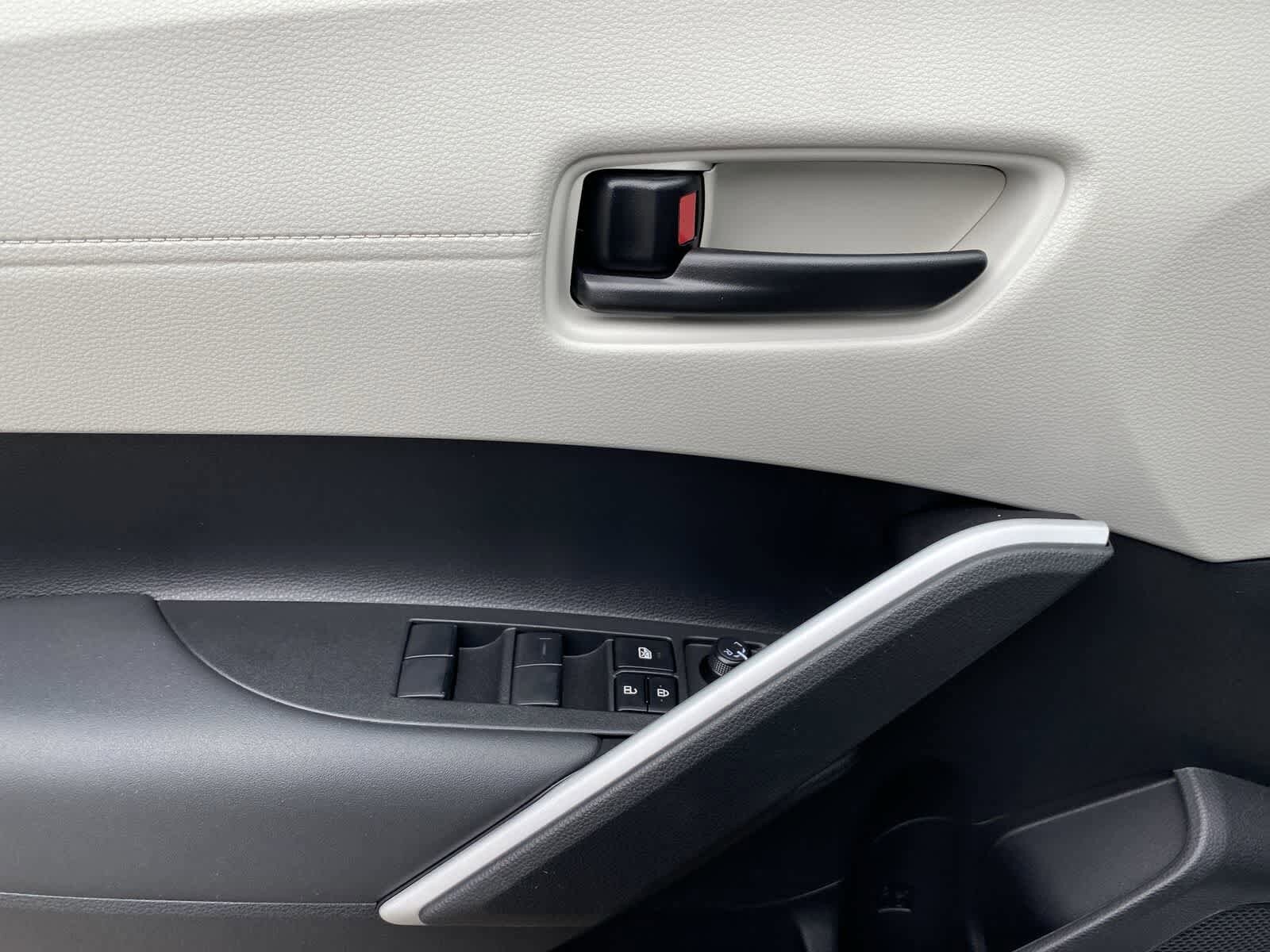 Thumbnail: 2026 Toyota Corolla Cross - 18