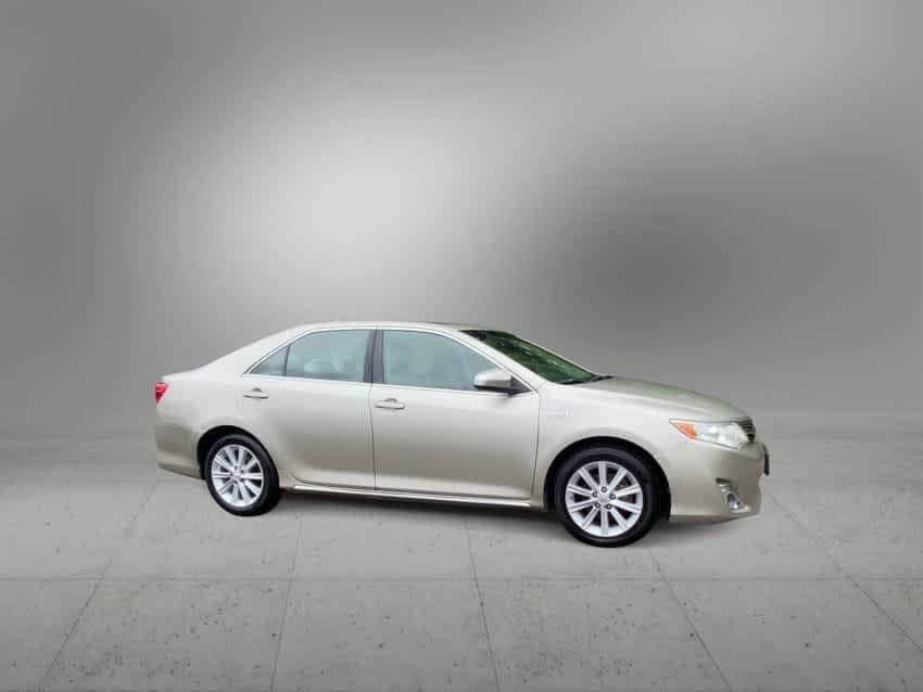 Thumbnail: 2014 Toyota Camry - 3