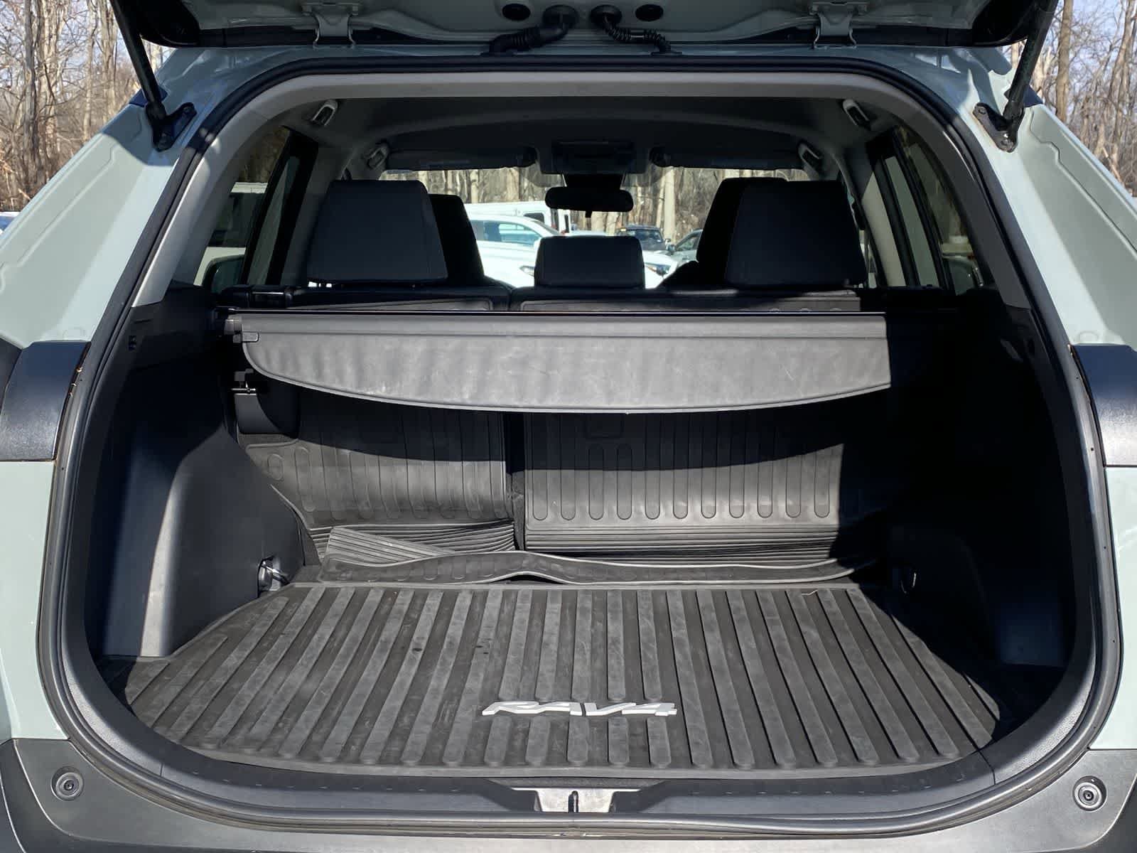 Thumbnail: 2021 Toyota RAV4 - 10