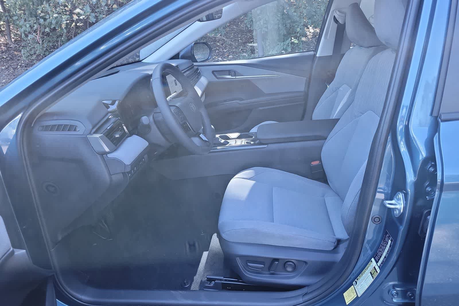 Thumbnail: 2025 Toyota Camry - 11