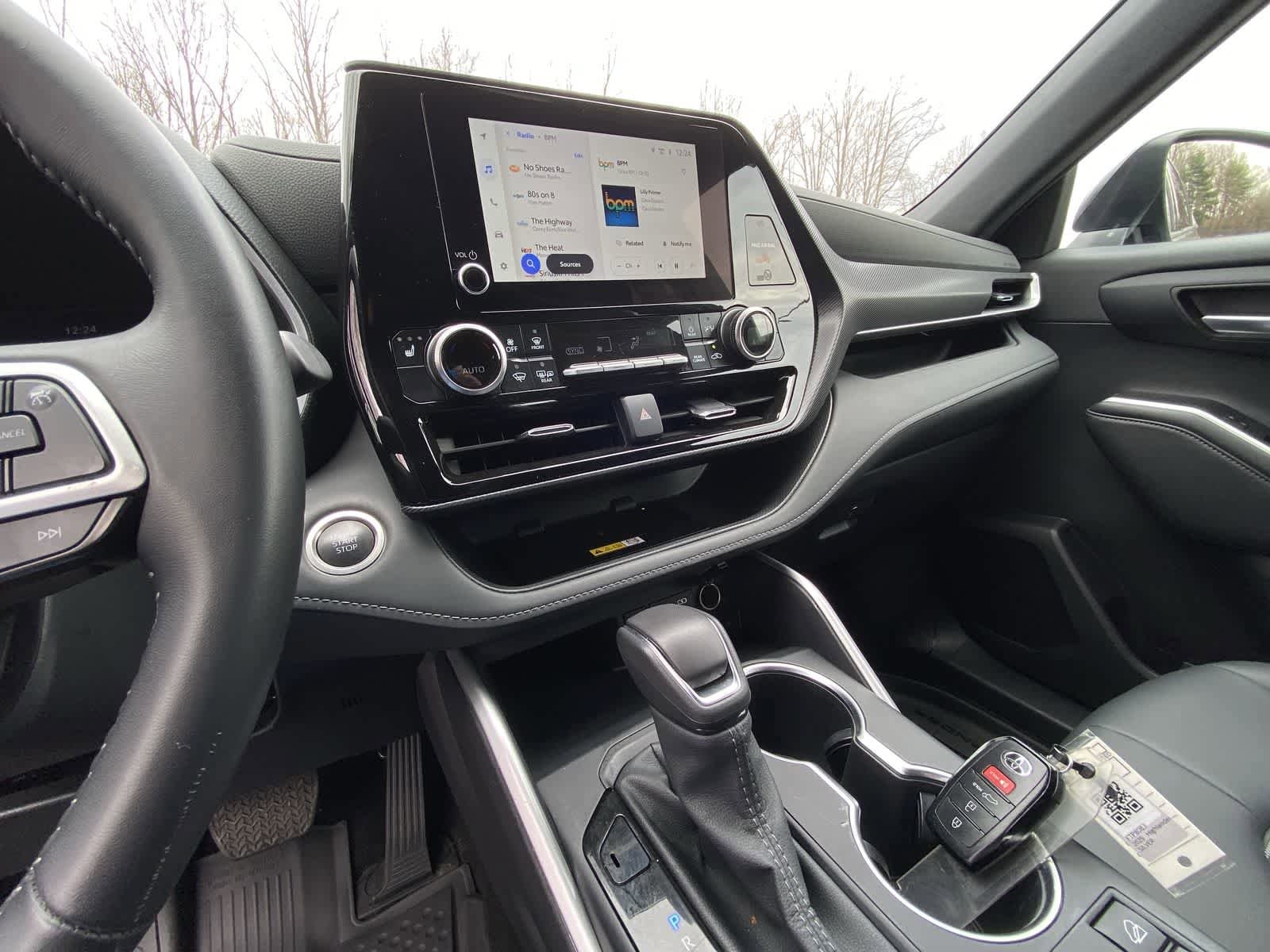 Thumbnail: 2025 Toyota Highlander - 20