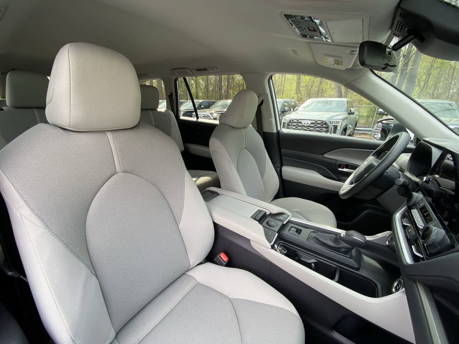 Thumbnail: 2025 Toyota Grand Highlander - 25