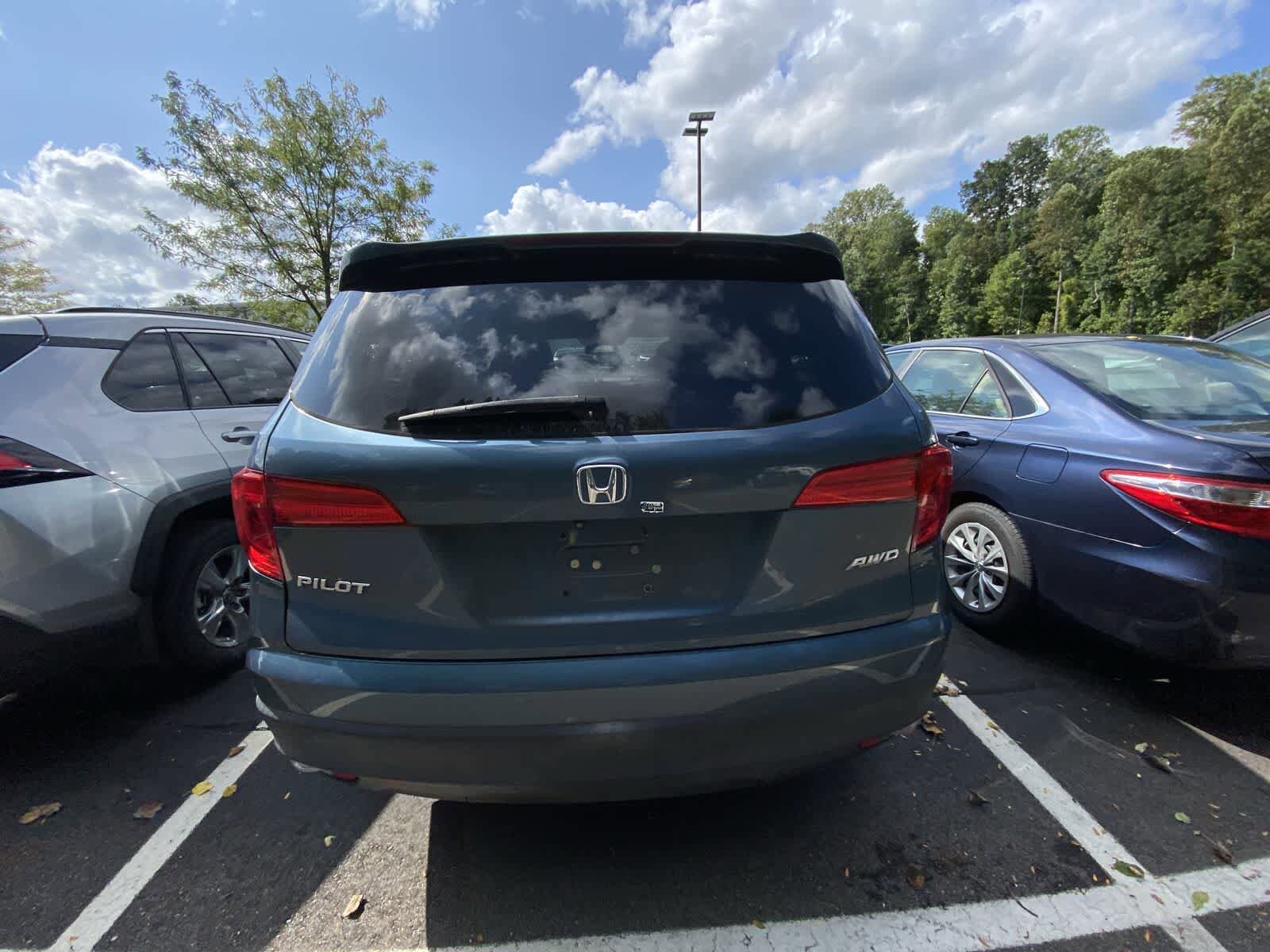 Thumbnail: 2016 Honda Pilot - 8