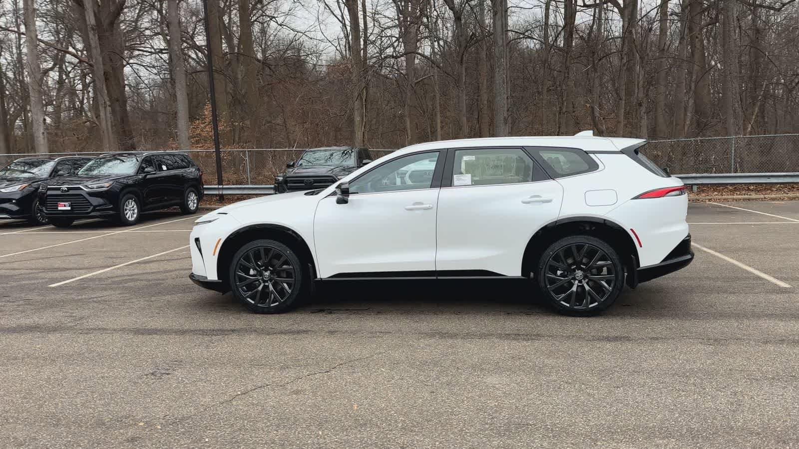 Thumbnail: 2026 Toyota Crown Signia - 5