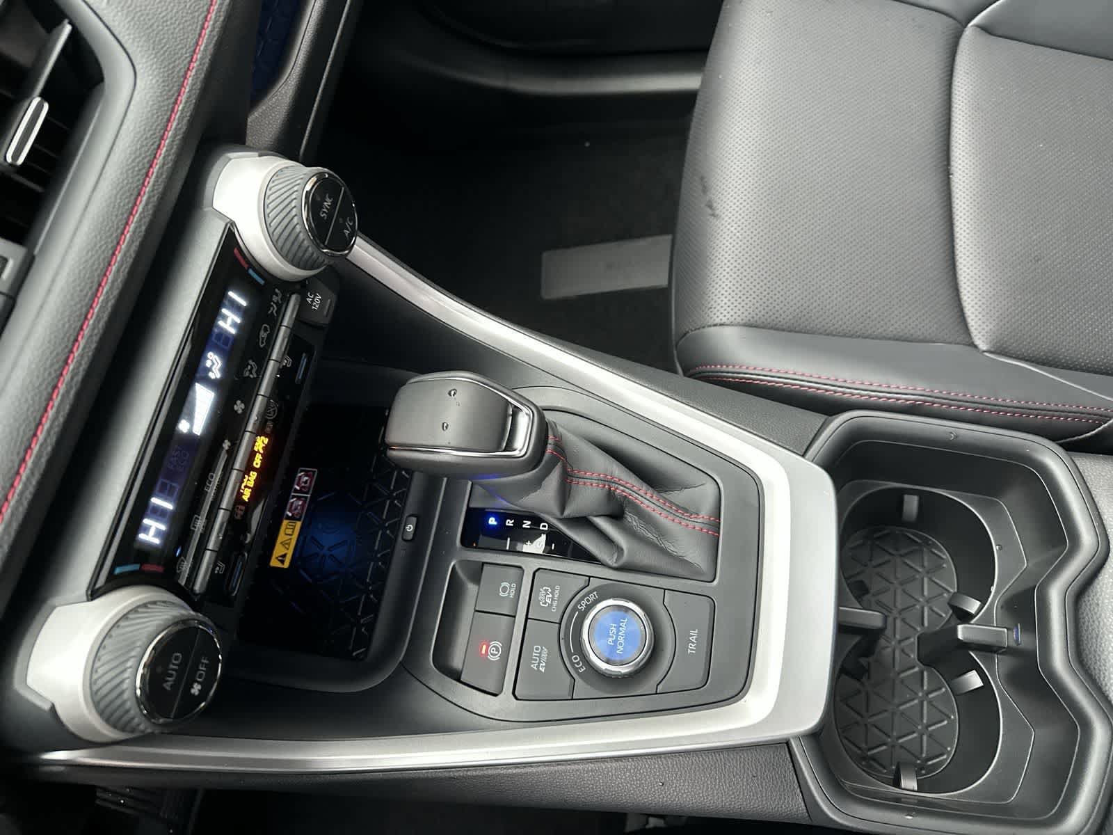 Thumbnail: 2025 Toyota RAV4 - 22