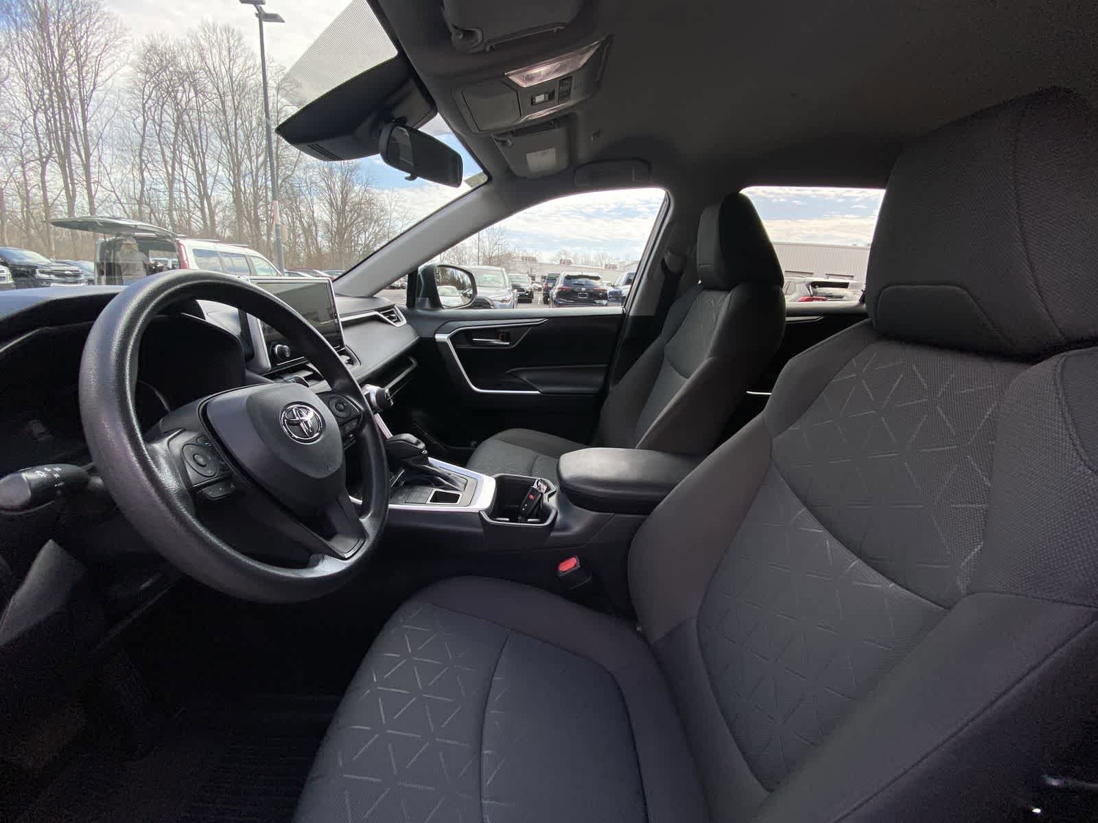 Thumbnail: 2023 Toyota RAV4 - 16