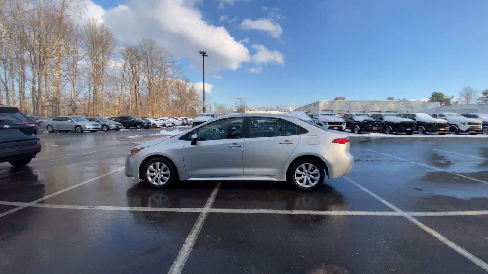 Thumbnail: 2025 Toyota Corolla - 10