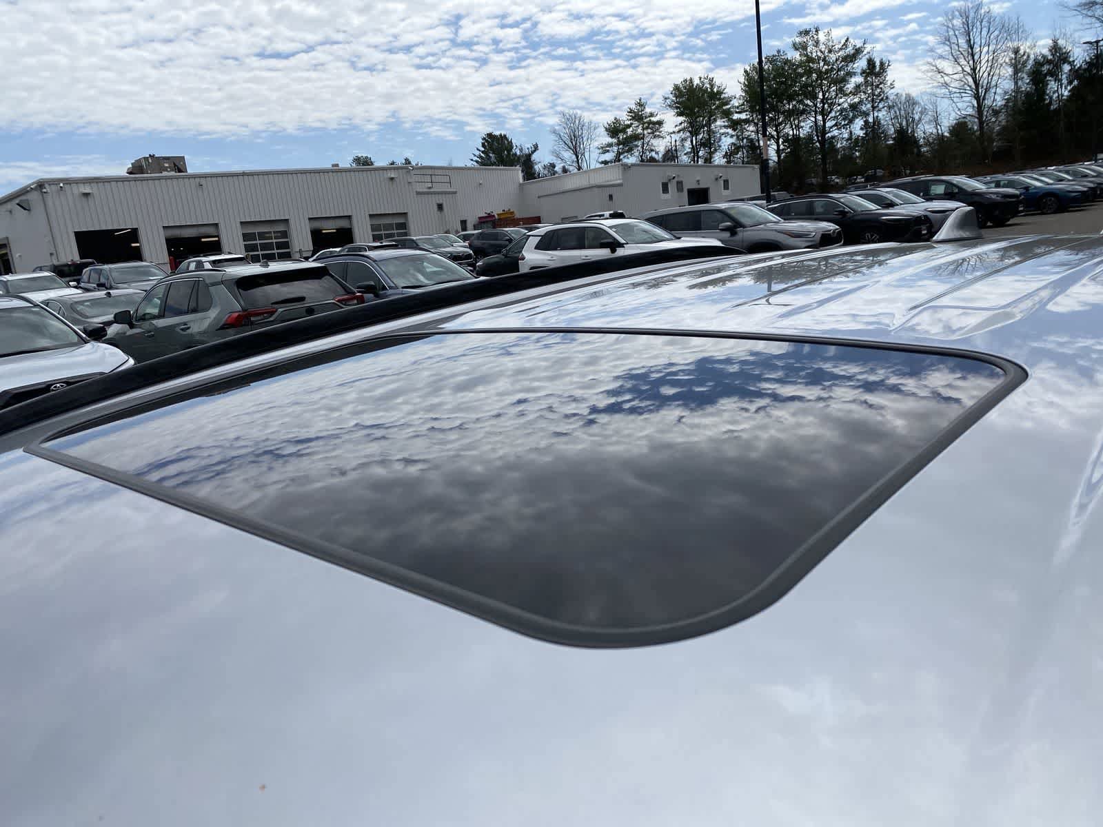 Thumbnail: 2025 Toyota RAV4 - 15