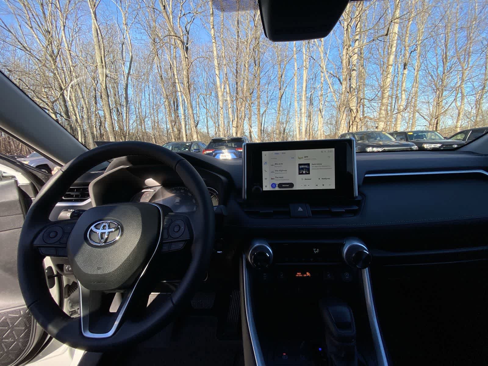 Thumbnail: 2025 Toyota RAV4 - 26