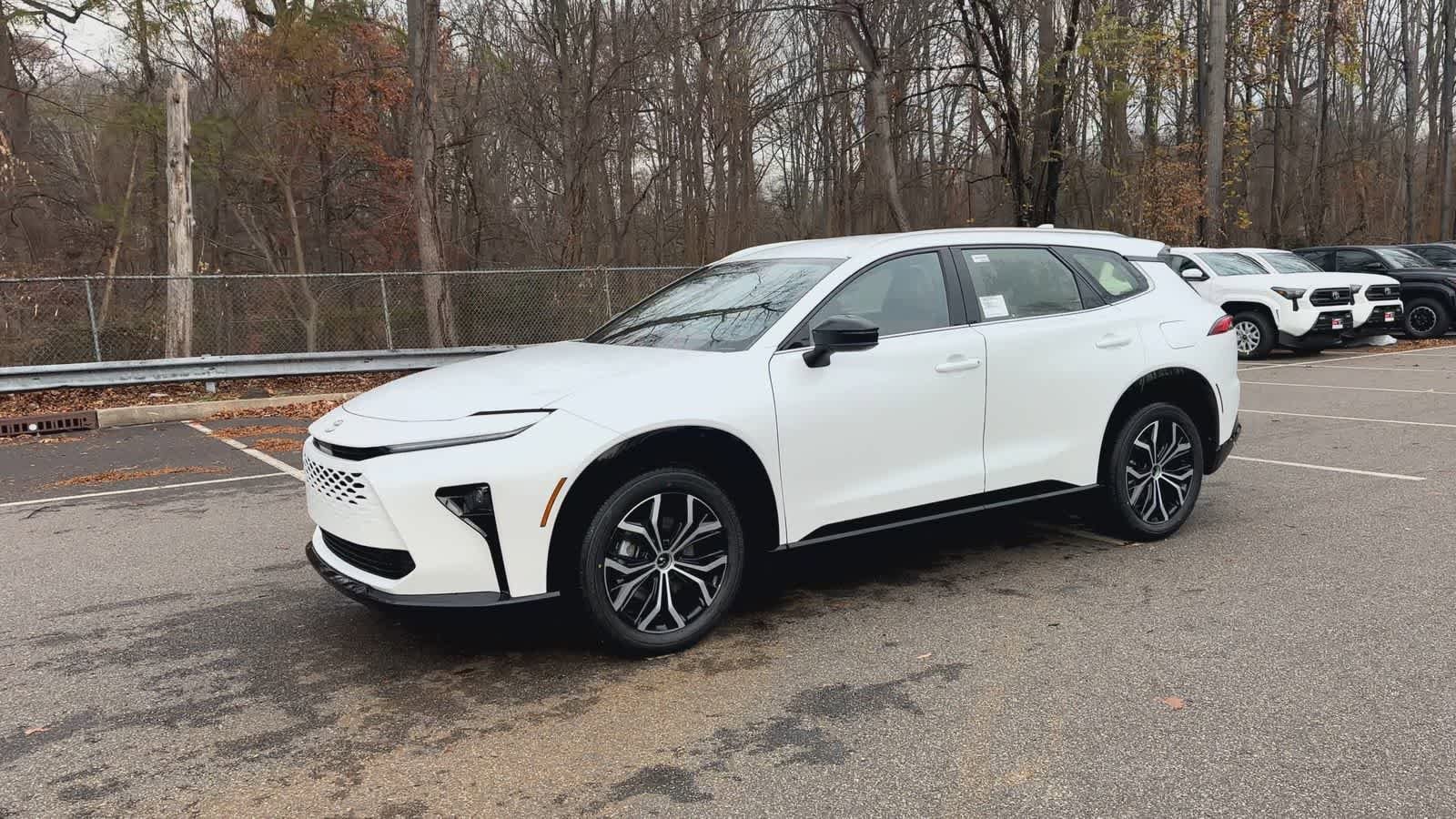 Thumbnail: 2025 Toyota Crown Signia - 4