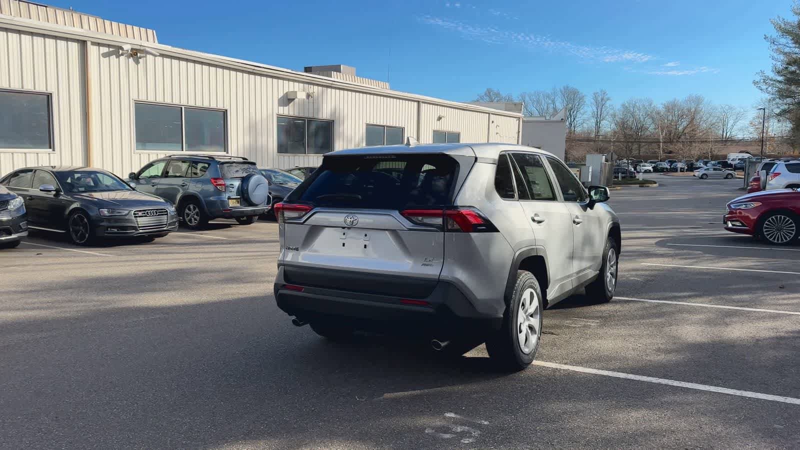 Thumbnail: 2025 Toyota RAV4 - 8