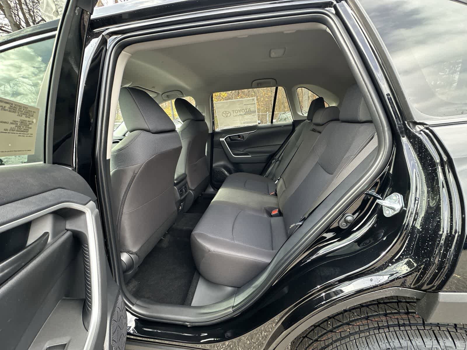 Thumbnail: 2025 Toyota RAV4 - 23