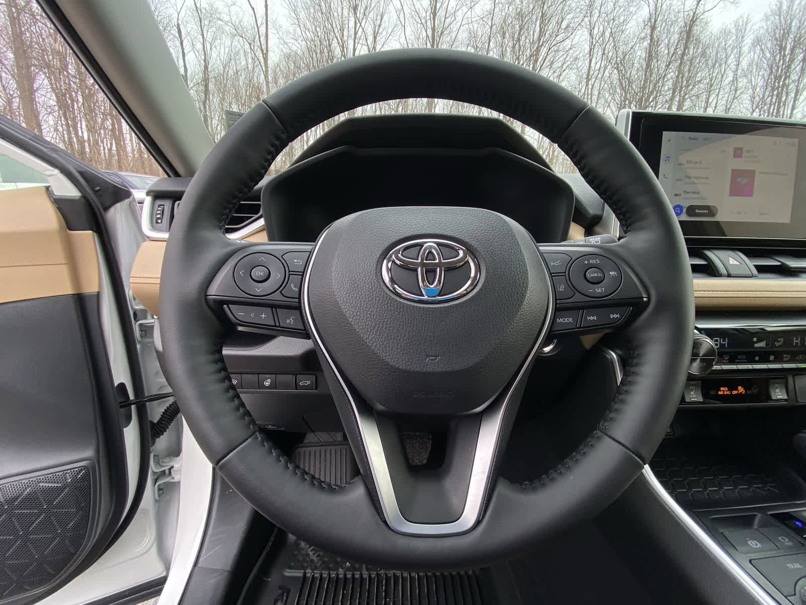 Thumbnail: 2025 Toyota RAV4 - 34