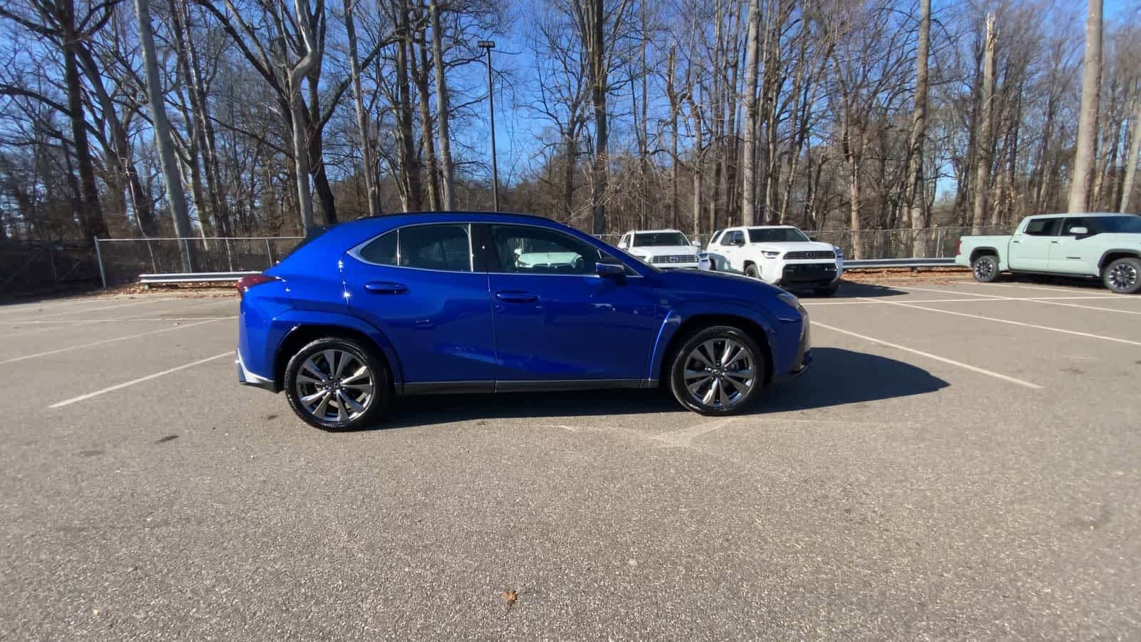 Thumbnail: 2023 Lexus UX - 14