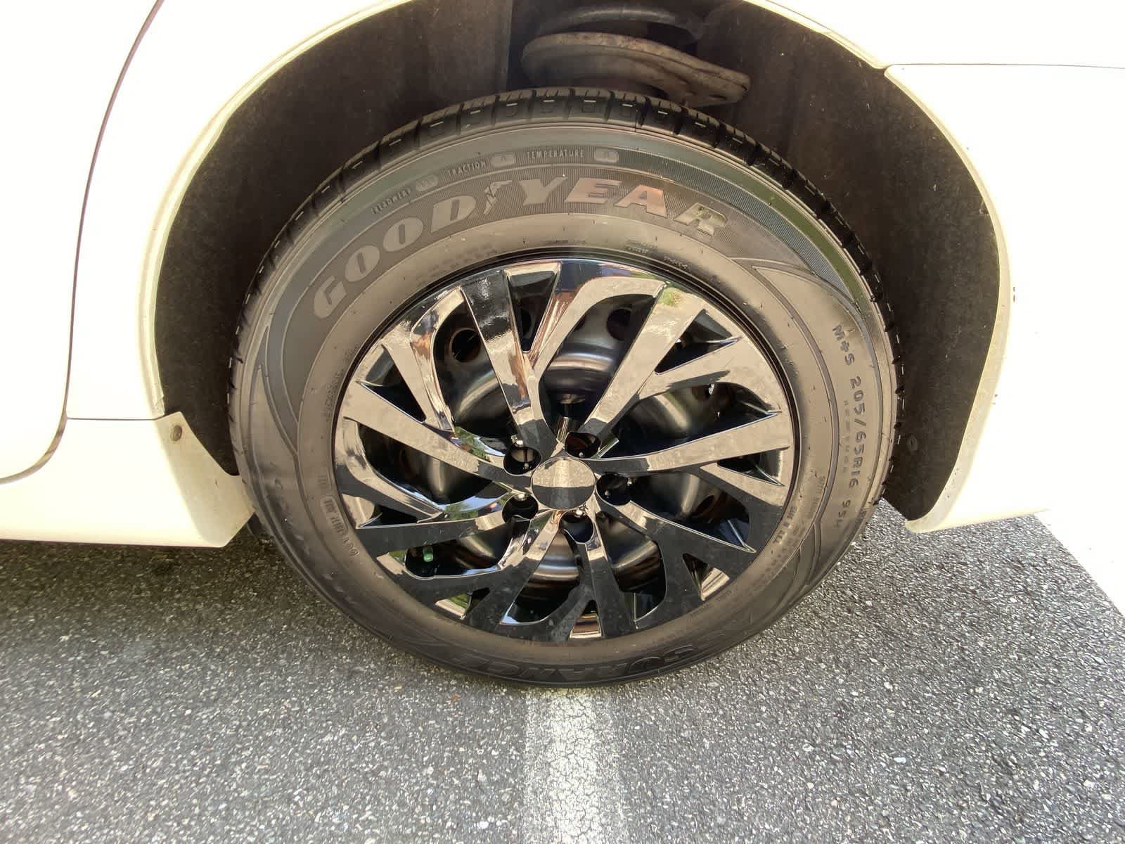 Thumbnail: 2013 Toyota Camry - 12