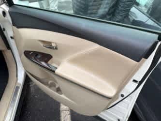 Thumbnail: 2010 Toyota Venza - 5