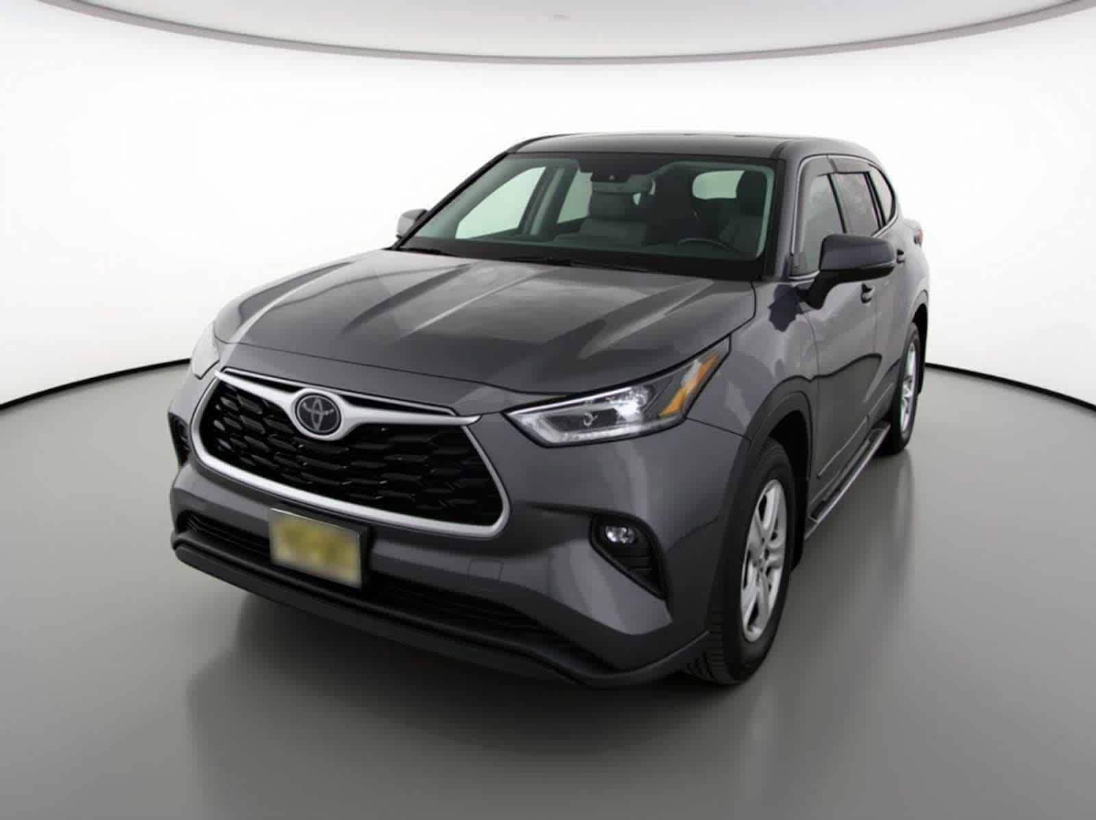 2021 Toyota Highlander LE's photo